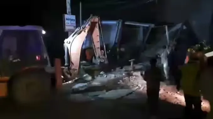 कोटा में इमारत गिरी