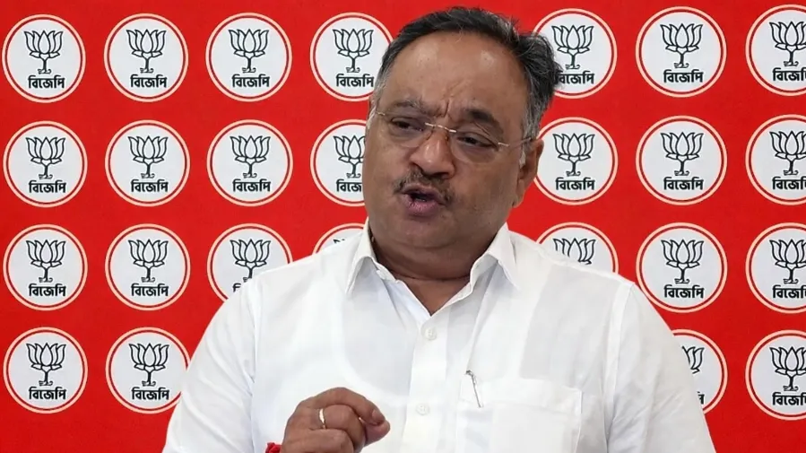 समिक भट्टाचार्य