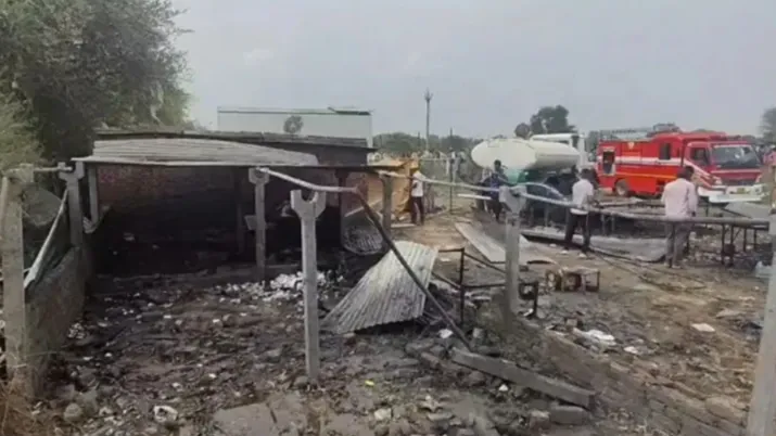 अहमदाबाद पटाखा फैक्ट्री