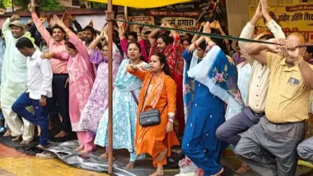 विद्या मितानों का विरोध प्रदर्शन