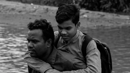 कंधे पर शिक्षा