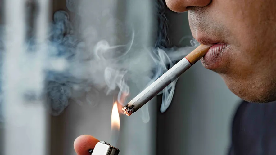सिगरेट स्मोकिंग