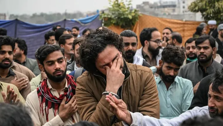 Suicide attack at Islamabad mosque kills 31