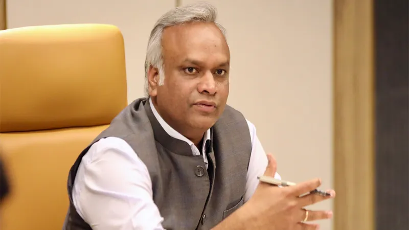  प्रियंक खरगे 