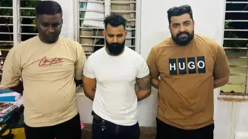  पत्रकारों से बदसलूकी