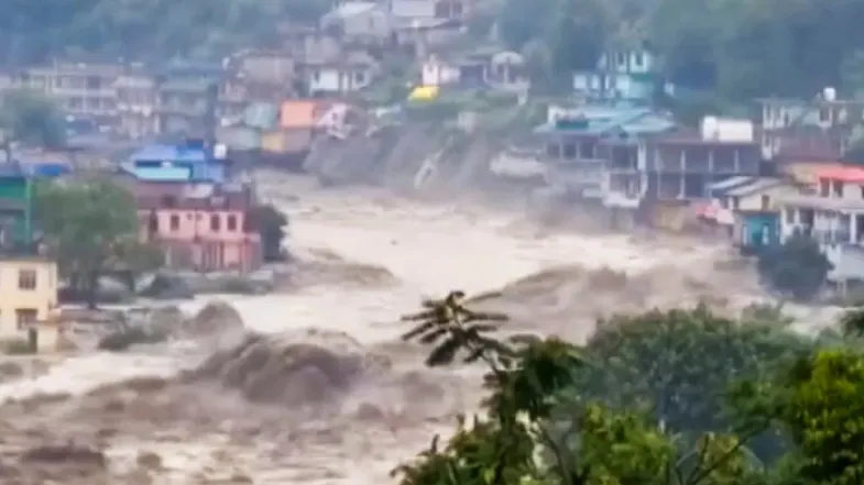 हिमाचल की बाढ़ 