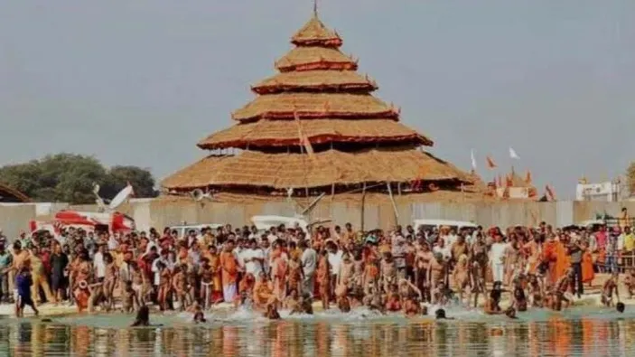 राजिम कुंभ में पहुंचा फर्जी महामंडलेश्वर