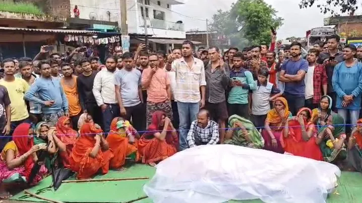  शव रख चक्काजाम