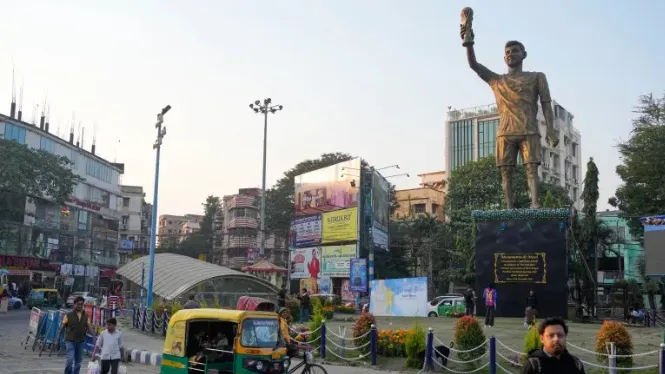 लियोनेल मेसी प्रतिमा