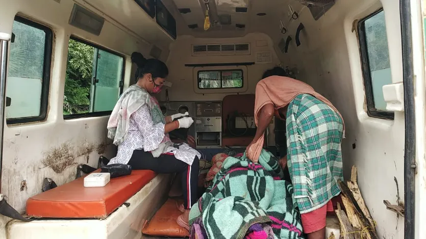 बीमार मां 