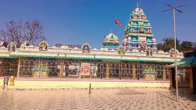  गिरोला मंदिर में चोरी