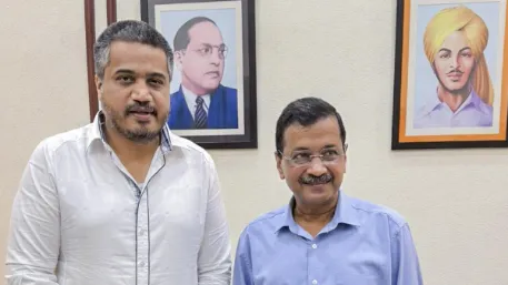 केजरीवाल-रोहित पवार