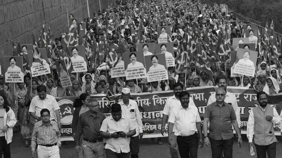 80 km covered, thousands of tribals march towards Mumbai for Land Rights