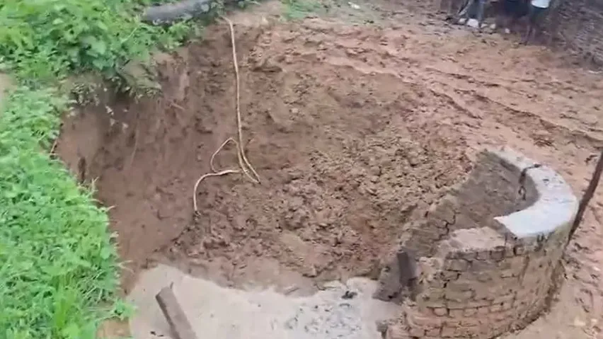 कोरबा में कुआं धंसा