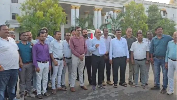  शिक्षक संघ लामबंद