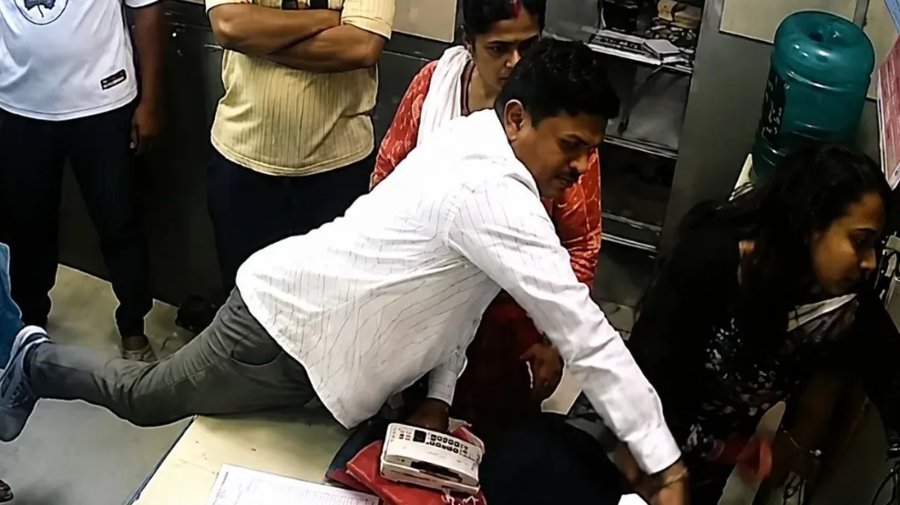 डॉक्टर को झापड़