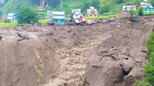 बादल फटा