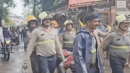मुंबई चाल ढही