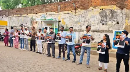 Youth Congress staged protest after shortage in petrol and diesel in Jagdalpur