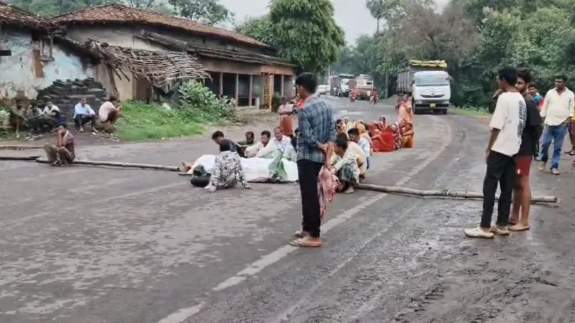 शव रख चक्काजाम