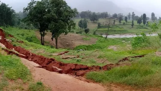 सकेतवा बांध में दरार