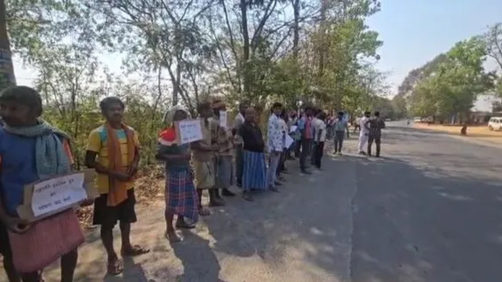  राष्ट्रपति के दत्तक पुत्र सड़क पर उतरे