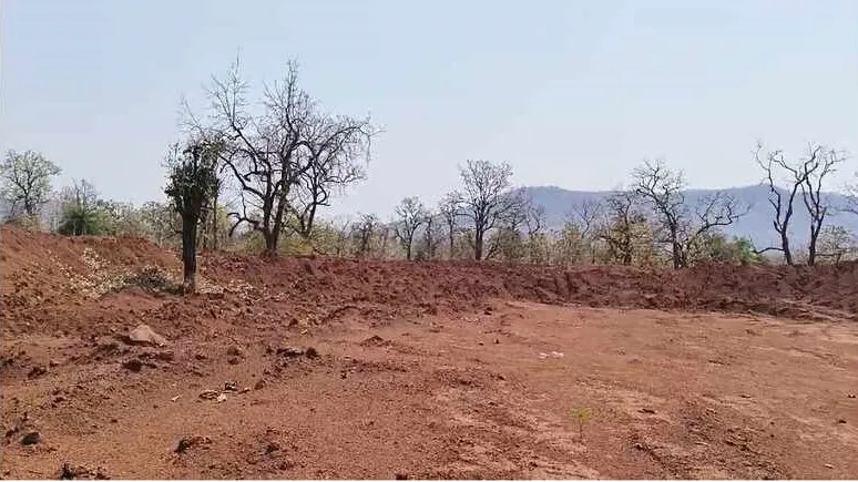 आदिवासियों की जिंदगी लील रहा लौह अयस्क का कचरा