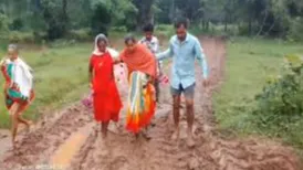 कीचड़ भरे रास्ते 
