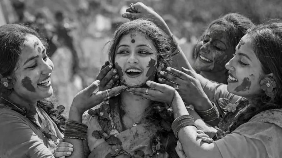 Chhattisgarh village follows century-old Holi tradition