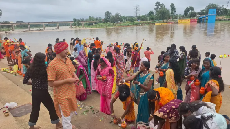 आस्था का सैलाब