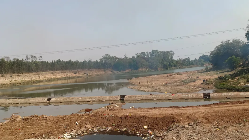  चित्रकोट महोत्सव का शोर और इंद्रावती नदी का जलसंकट