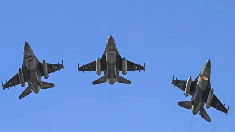 F-16