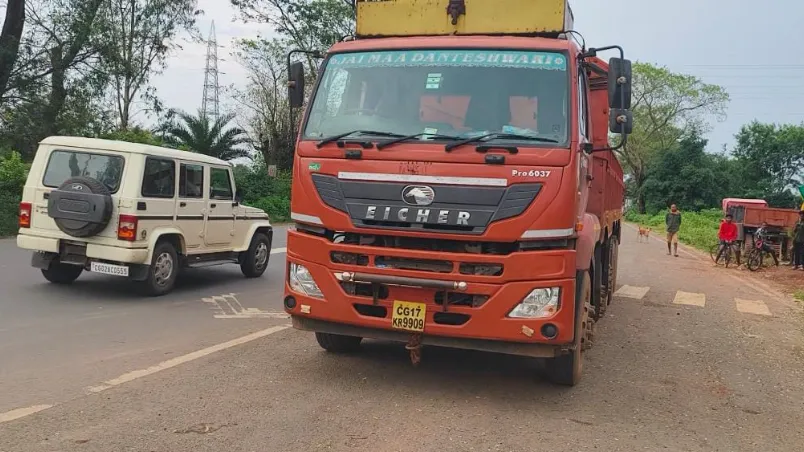 ट्रकों से अवैध वसूली