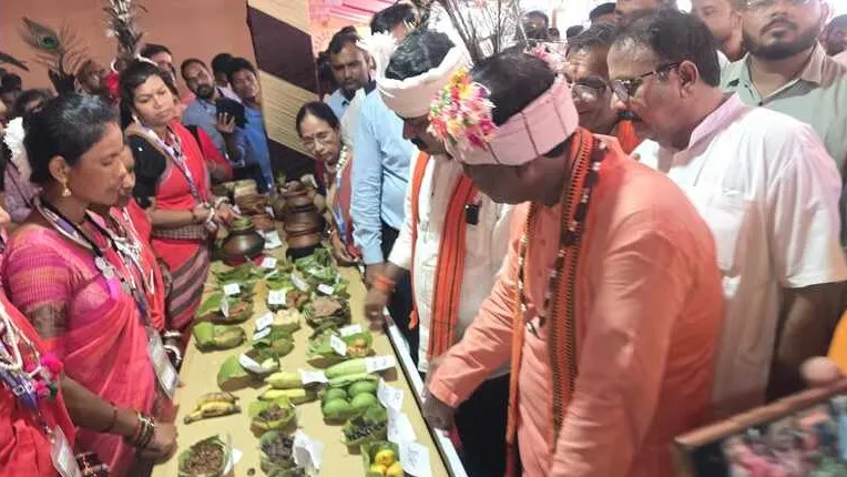 बस्तर पंडुम  के पीछे पहाड़ों को खोदने की रणनीति पर काम