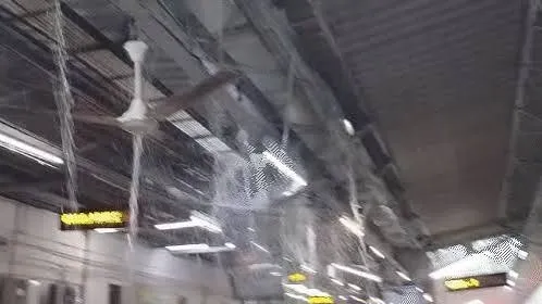 बारिश- रायपुर रेलवे स्टेशन