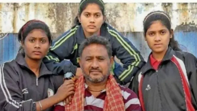 कोर्ट परिसर में फांसी
