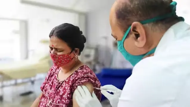 बुजुर्गो का टीकाकरण