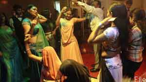 mumbai dance bar girls