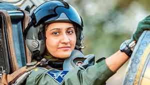 महिला लड़ाकू पायलट-आयशा फारुख